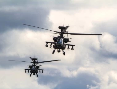 Μάνπιτζ: Αμερικανικά ελικόπτερα με εντολή έναρξης πυρών πετούν πάνω από τα κεφάλια των Τούρκων